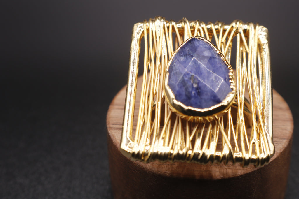 Anillo baño de oro rectangular cuarzo azul  (ajustable)